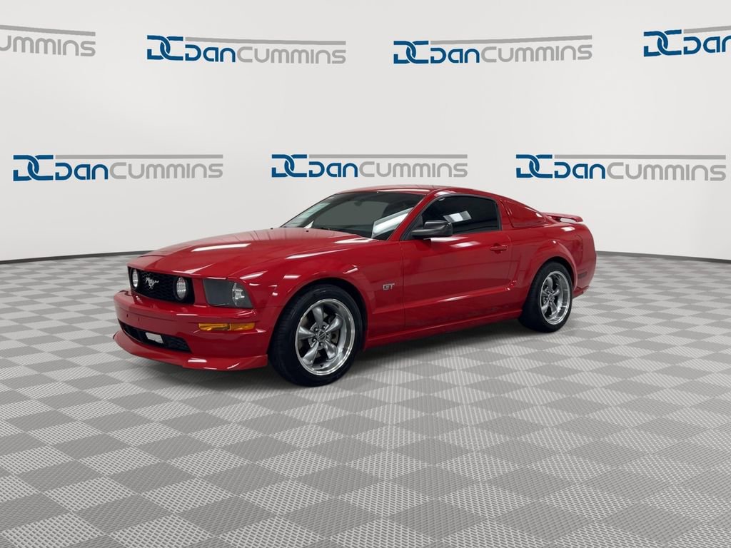 Used 2005 Ford Mustang GT RWD image 4