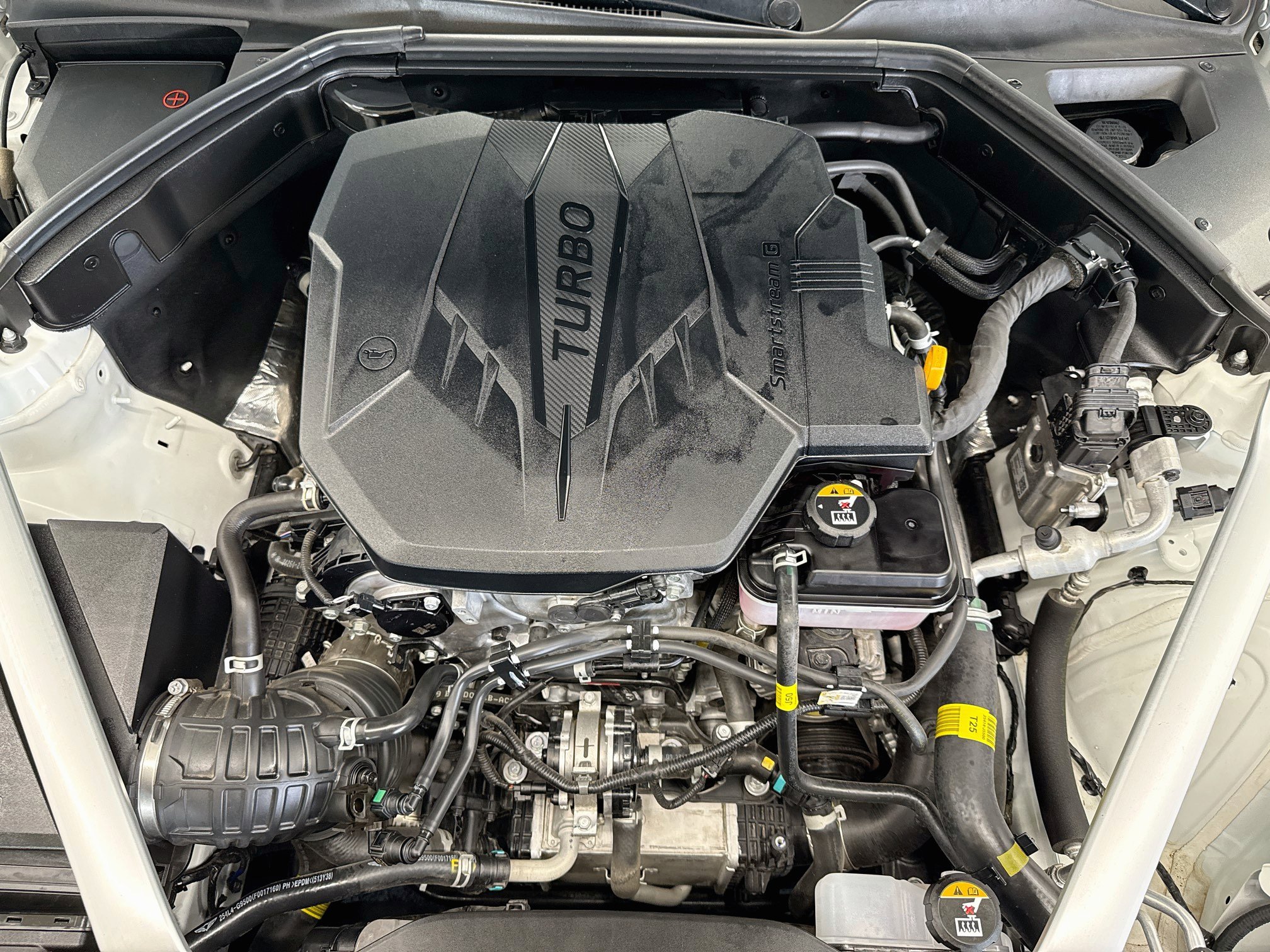 Used 2025 Genesis G70 2.5T RWD image 34