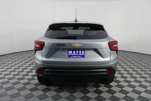 Used 2025 Chevrolet Trax LS image 23