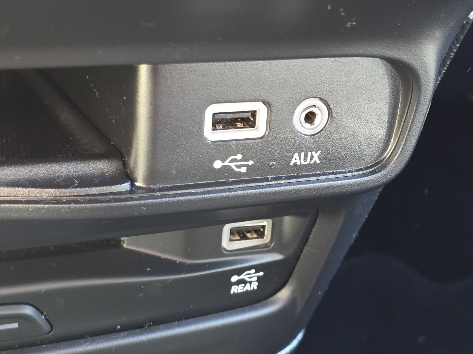 Used 2019 Chrysler Pacifica Touring Plus w/ Advanced Safetytec Group image 8