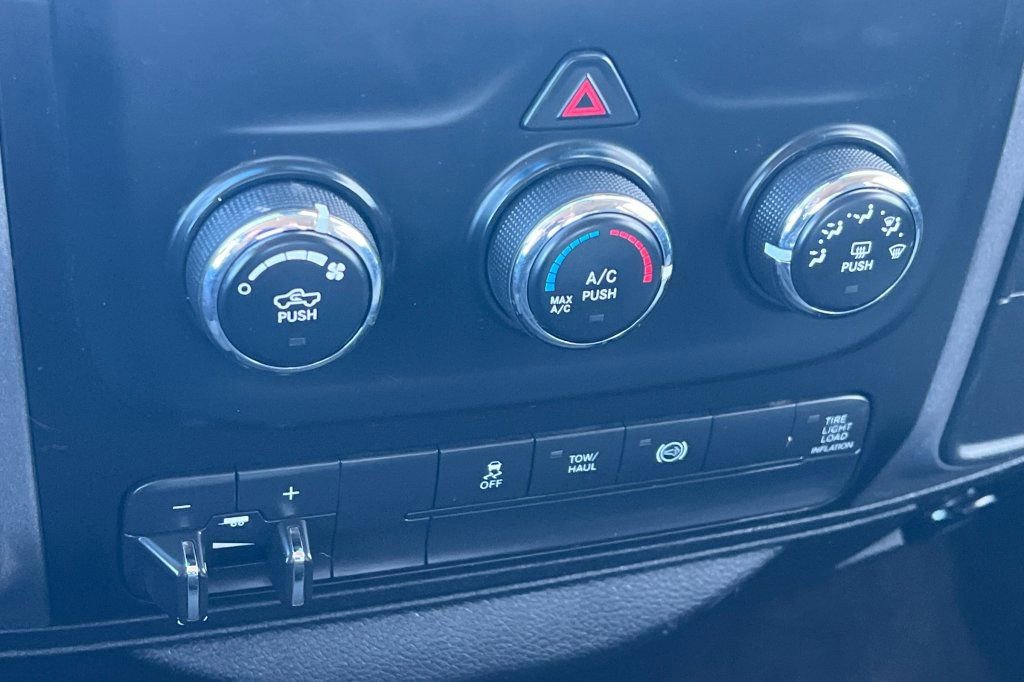 Used 2013 RAM 2500 Tradesman w/ Chrome Appearance Group AWD/4WD image 15
