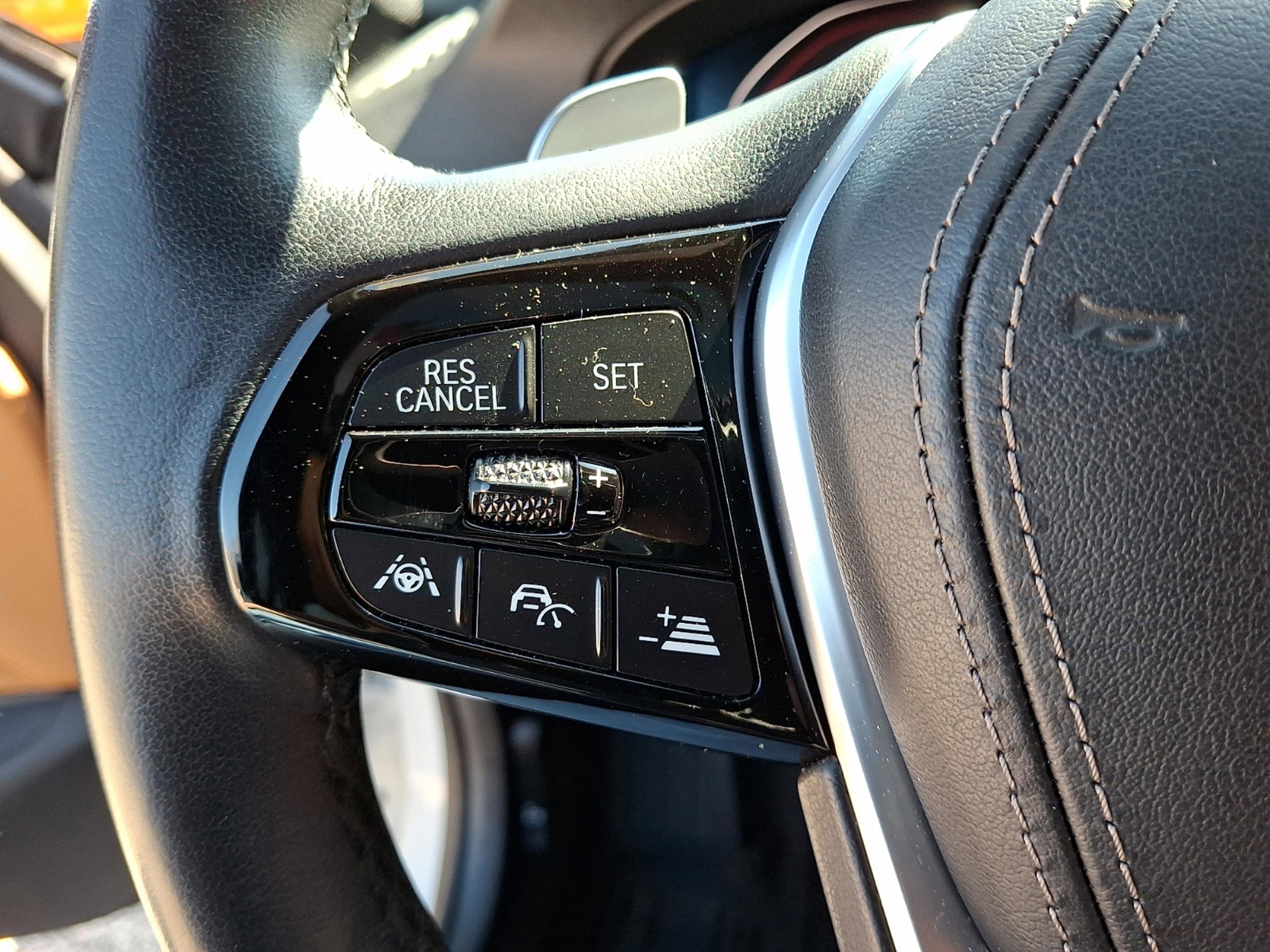 Used 2020 BMW 530i xDrive w/ Premium Package image 22