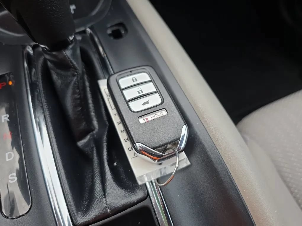 Used 2018 Honda HR-V EX image 34