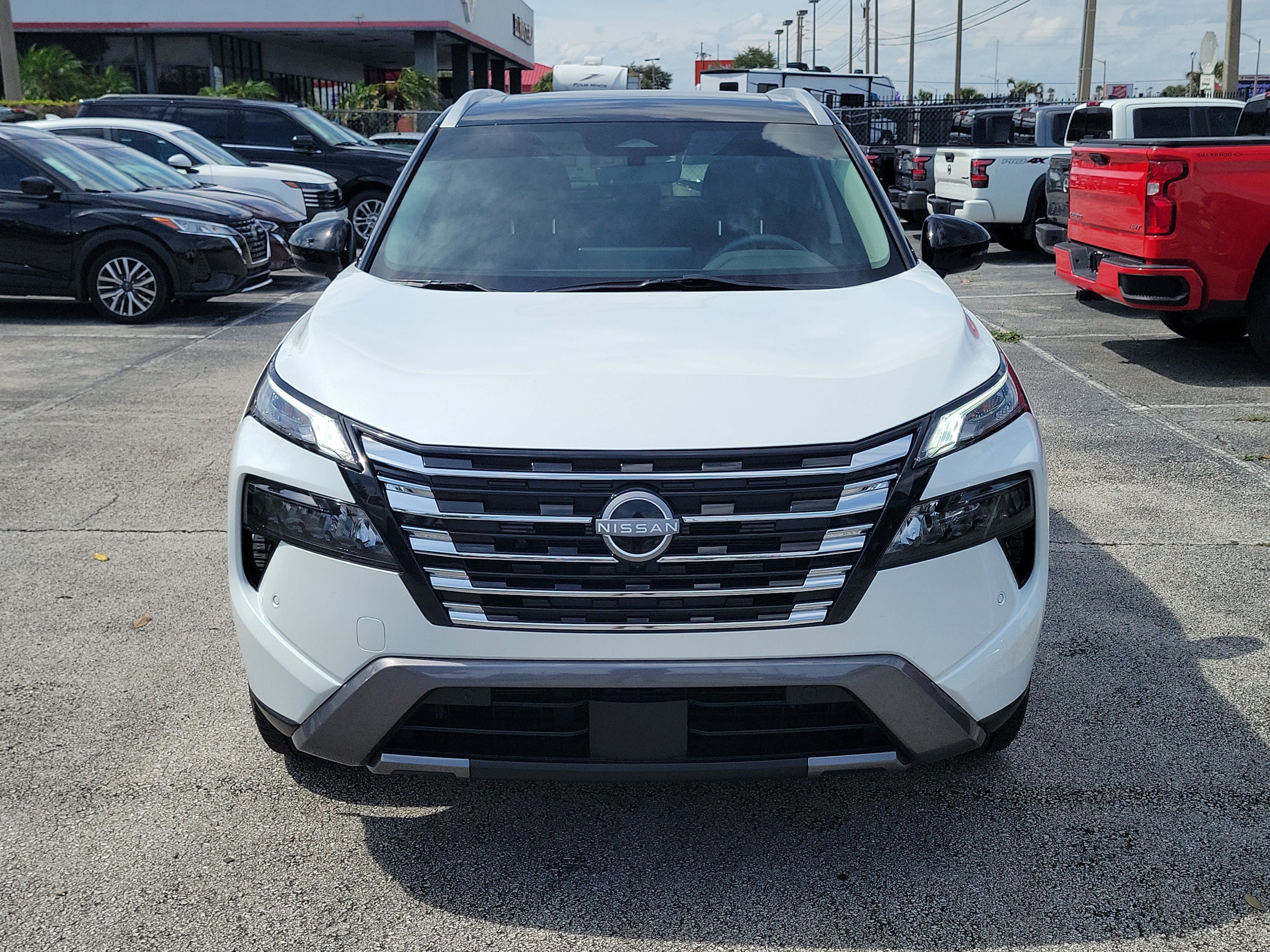 Certified 2024 Nissan Rogue SL w/ SL Premium Package FWD image 2