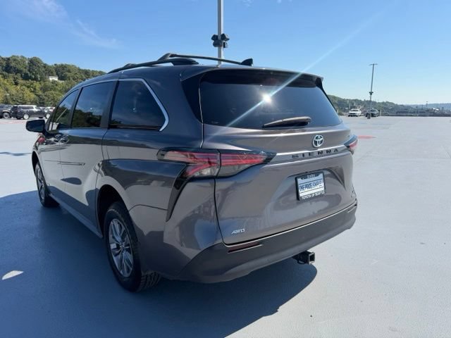 Used 2021 Toyota Sienna LE w/ LE Plus Package AWD/4WD image 5