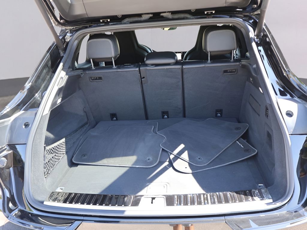 Certified 2023 Porsche Cayenne GTS AWD/4WD image 18
