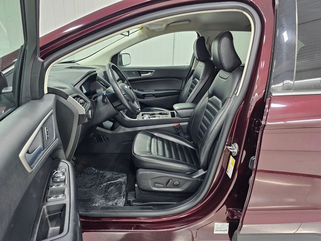 Used 2024 Ford Edge SEL AWD/4WD image 11