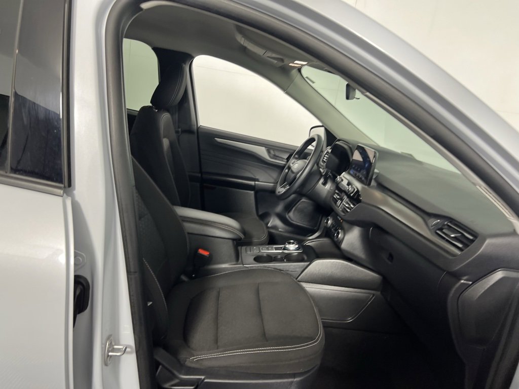 Used 2025 Ford Escape Active image 39
