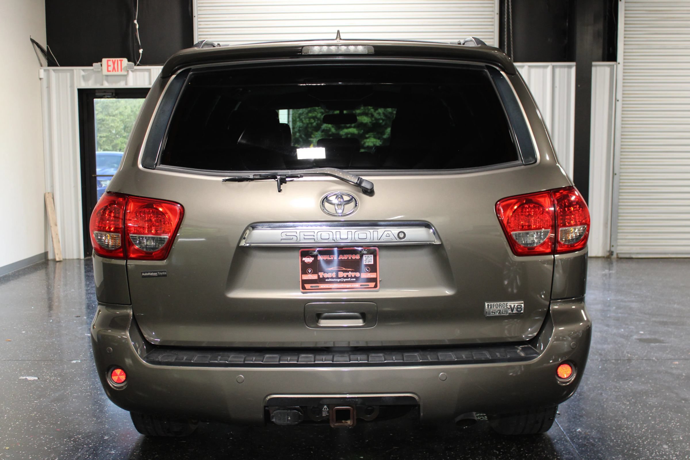 Used 2014 Toyota Sequoia Platinum RWD image 4