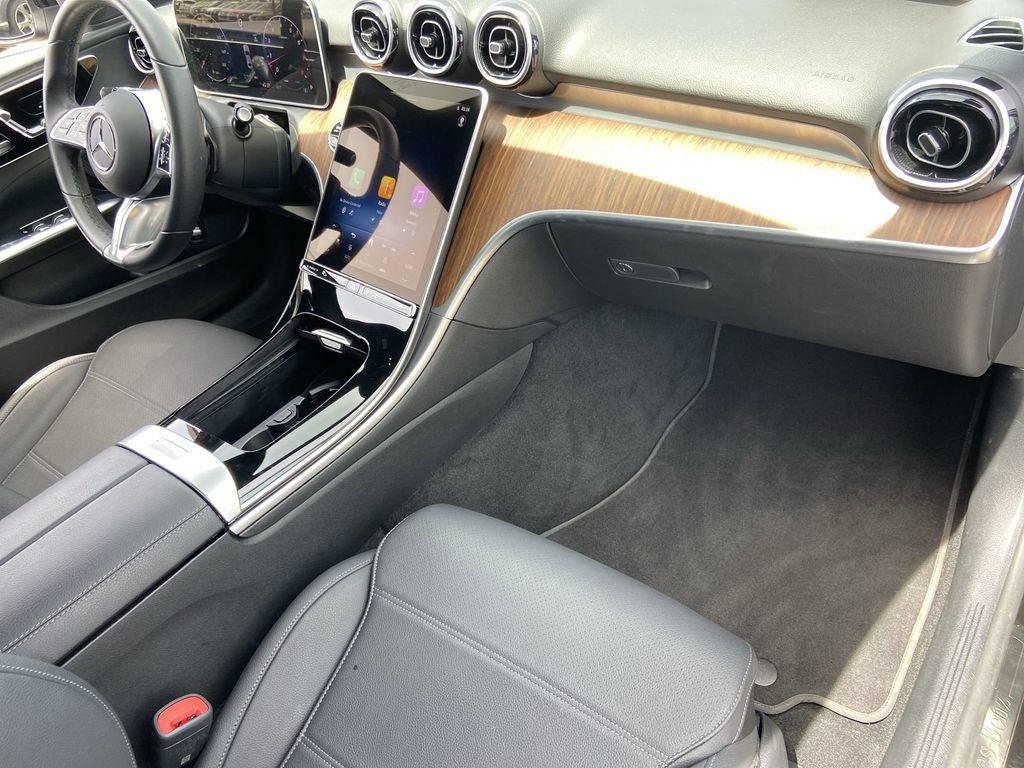 Used 2025 Mercedes-Benz C 300 Sedan image 24