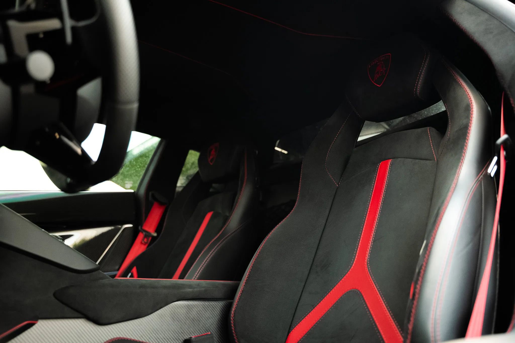 Used 2019 Lamborghini Aventador SVJ AWD/4WD image 38