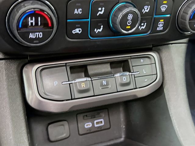 Used 2022 GMC Acadia AT4 w/ Technology Package image 18