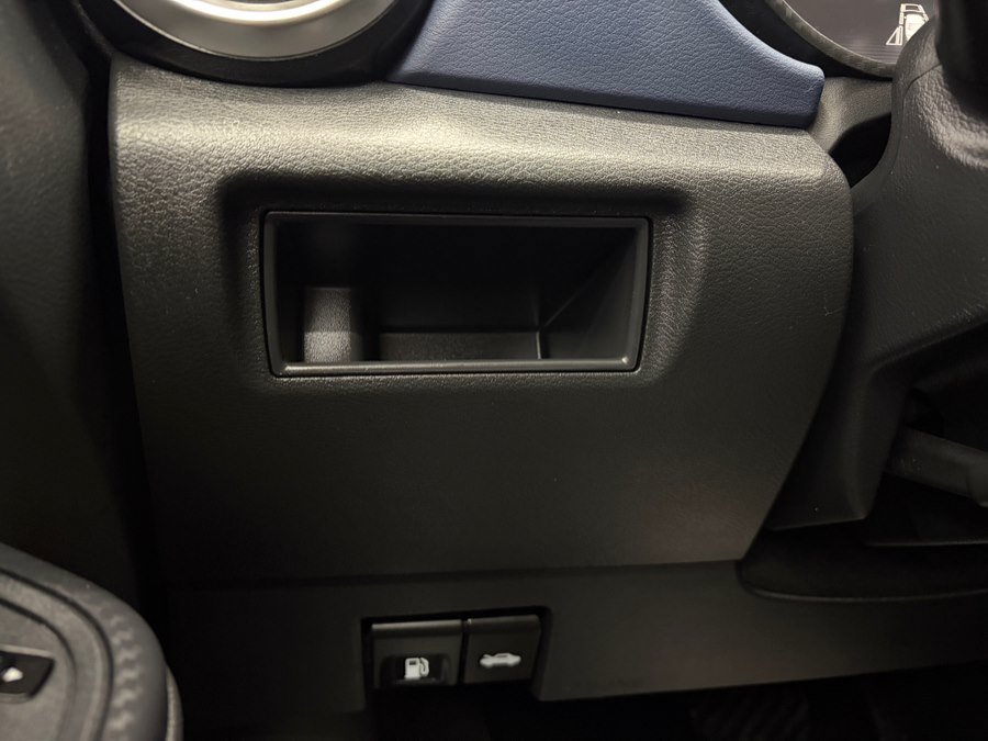 Used 2023 Nissan Versa SV FWD image 23