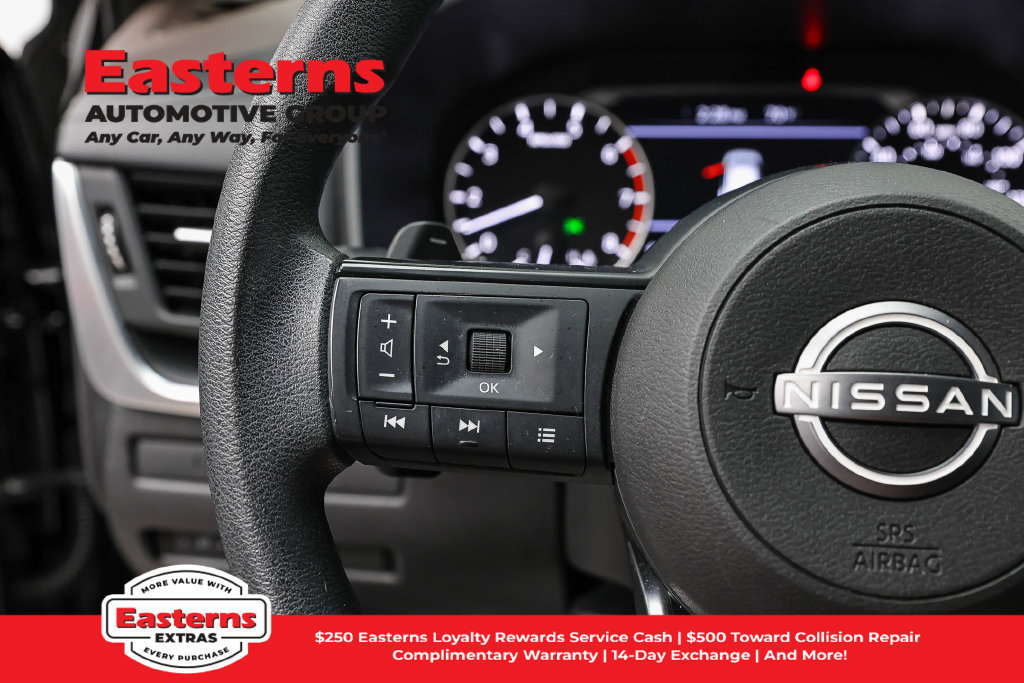 Used 2023 Nissan Rogue S AWD/4WD image 16