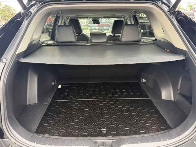 Used 2021 Toyota RAV4 XLE Premium FWD image 15