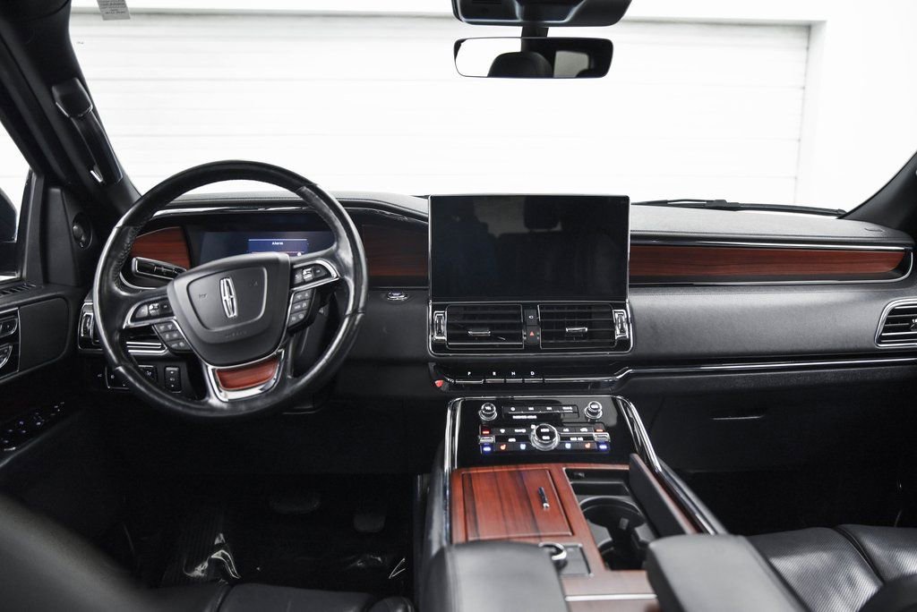 Used 2023 Lincoln Navigator Reserve image 23