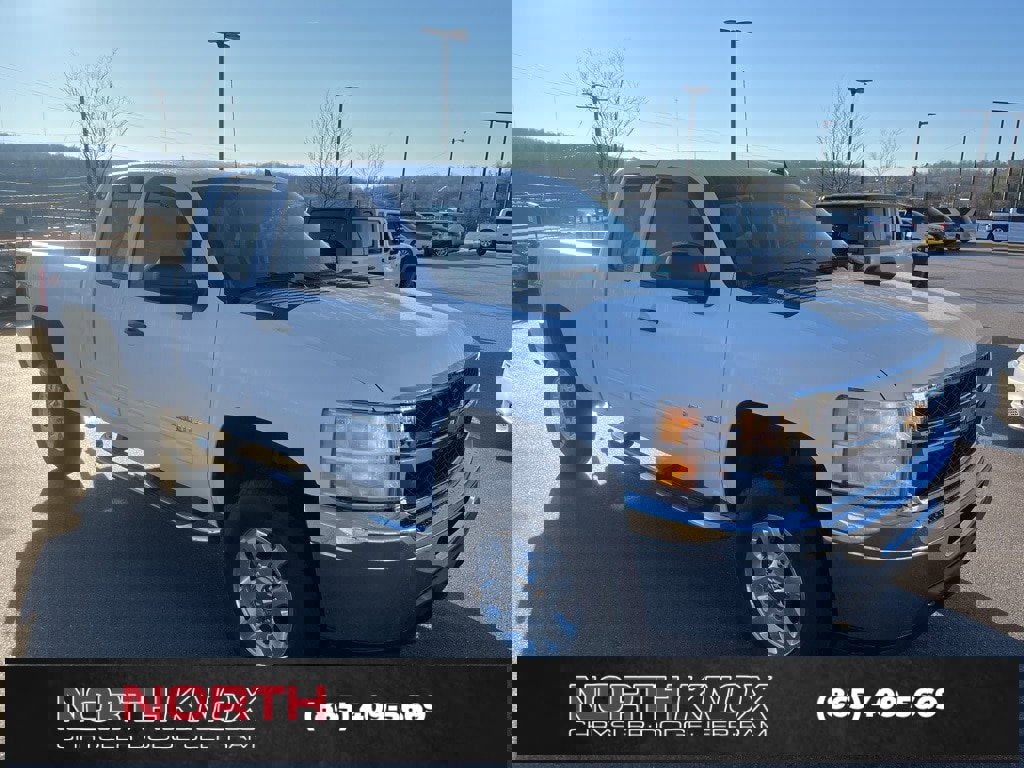 Used 2013 Chevrolet Silverado 2500 LT w/ Convenience Package image 2