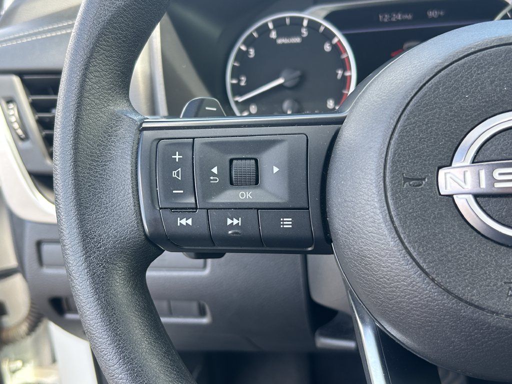 Used 2024 Nissan Rogue S FWD image 18