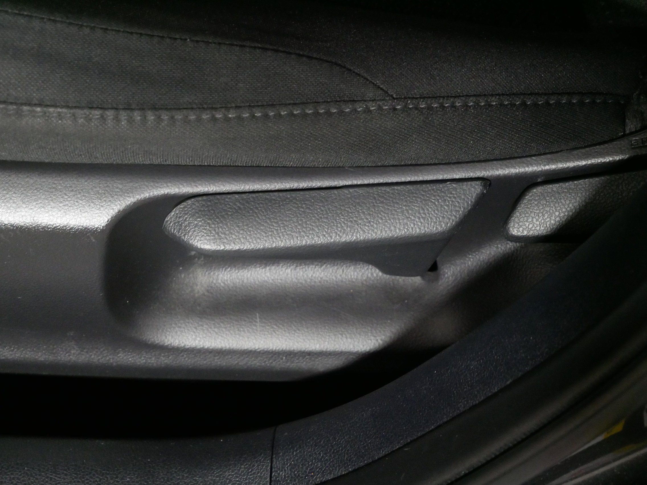 Used 2022 Toyota Prius LE image 20