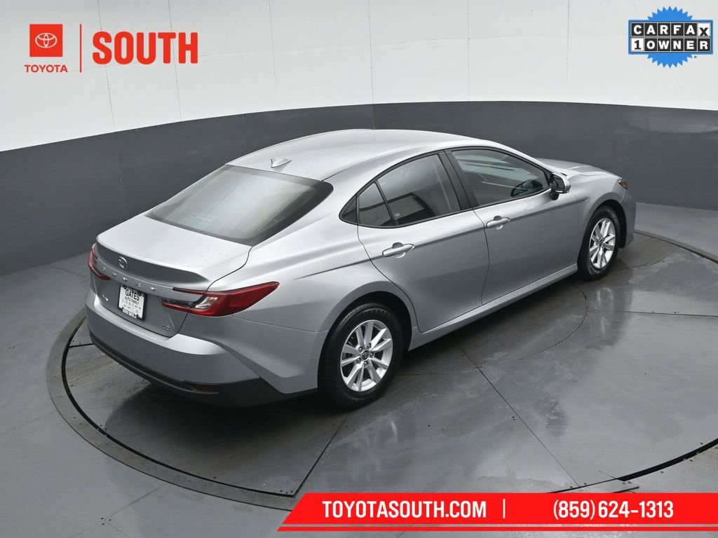 Used 2025 Toyota Camry LE image 48