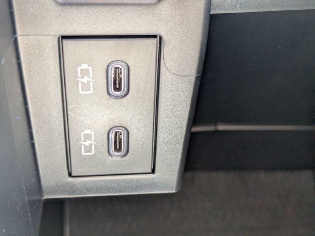 Certified 2026 Toyota Sienna XLE FWD image 27