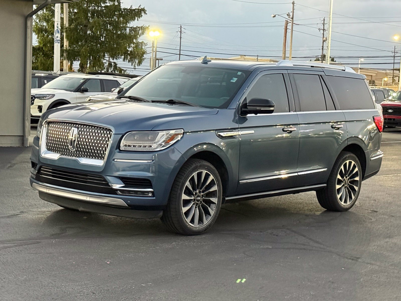 Used 2018 Lincoln Navigator Select RWD image 8