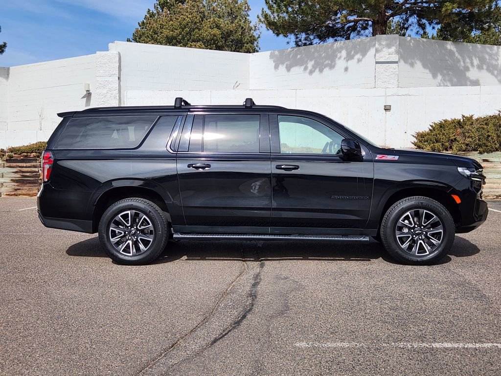 Used 2022 Chevrolet Suburban Z71 w/ Luxury Package image 2