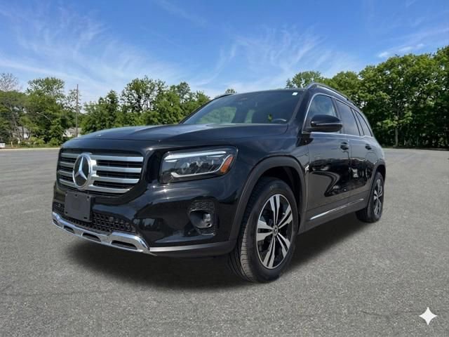 Used 2025 Mercedes-Benz GLB 250 image 4