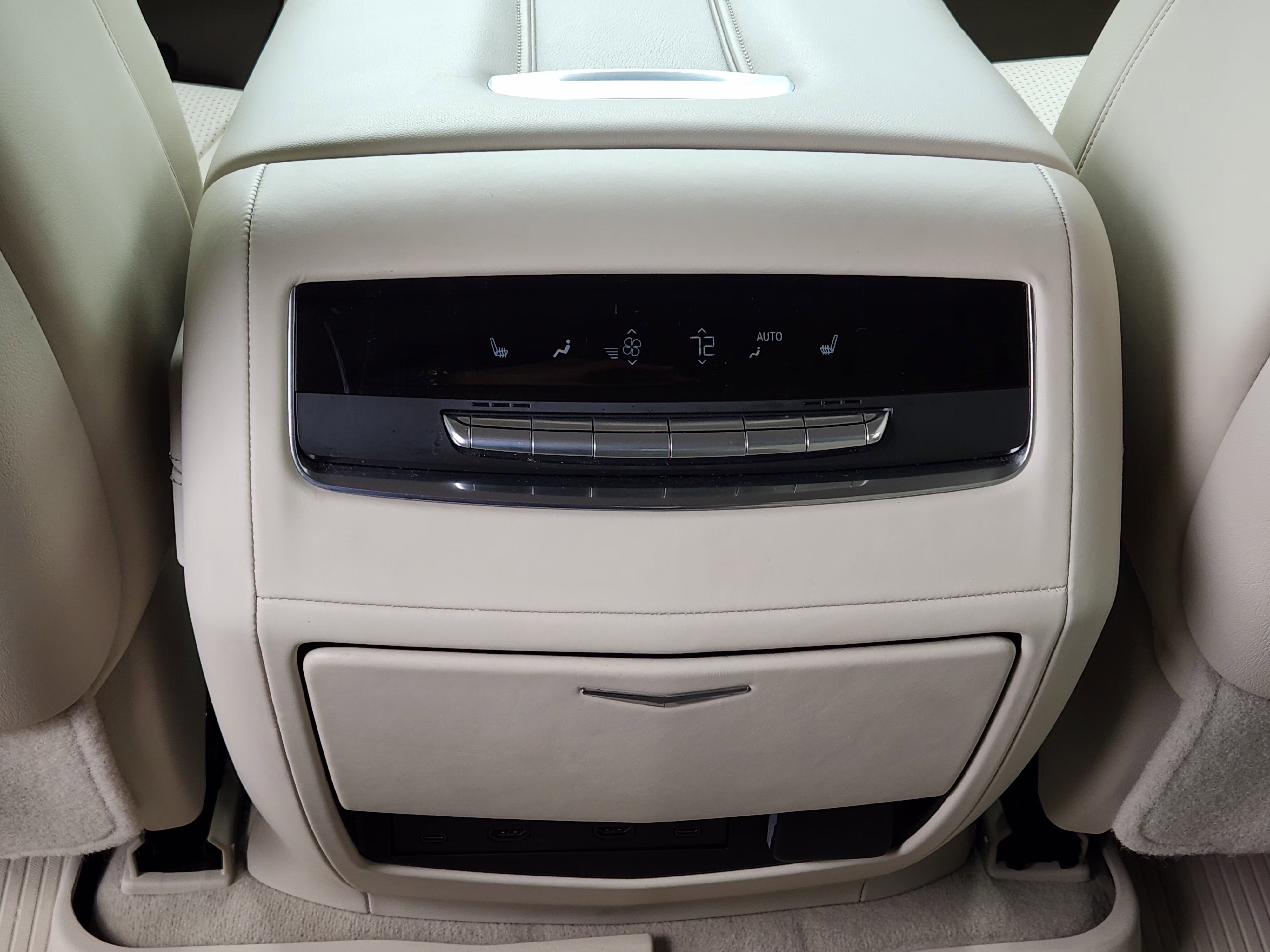 Used 2025 Cadillac Escalade Sport Platinum AWD/4WD image 31