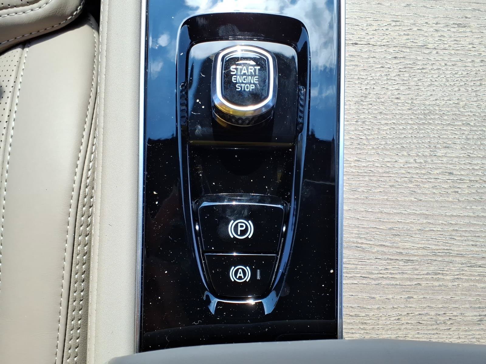 New 2026 Volvo XC90 B6 Ultra w/ Protection Package Premier AWD/4WD image 17