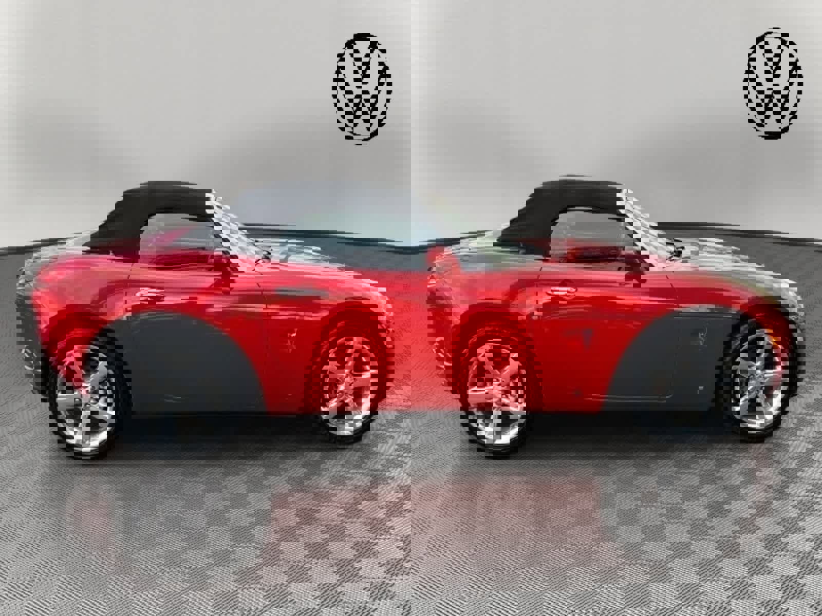 Used 2006 Pontiac Solstice Convertible w/ Premium Package image 2