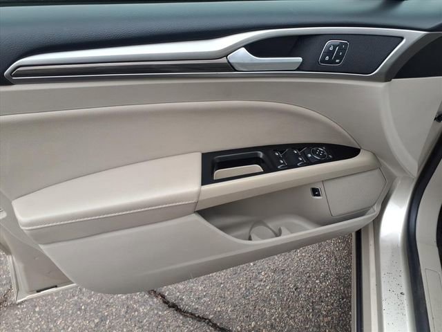 Used 2018 Ford Fusion SE w/ Equipment Group 602A image 14