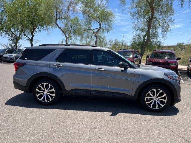 Used 2025 Ford Explorer ST-Line w/ Premium Package RWD image 18
