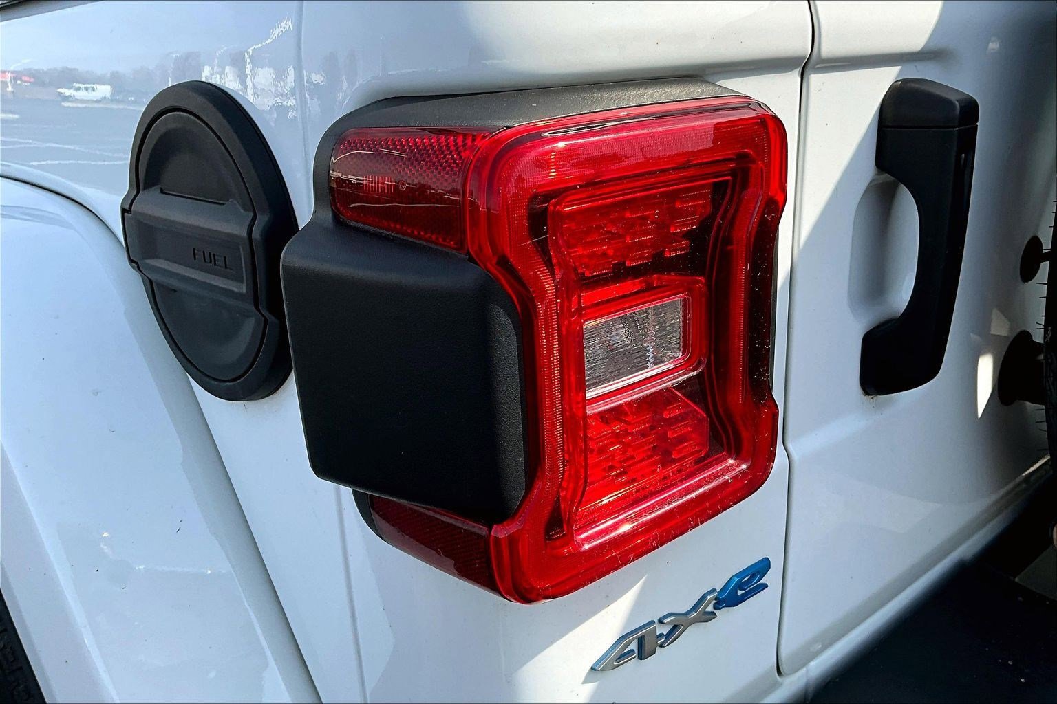 Used 2023 Jeep Wrangler Unlimited Sahara AWD/4WD image 23