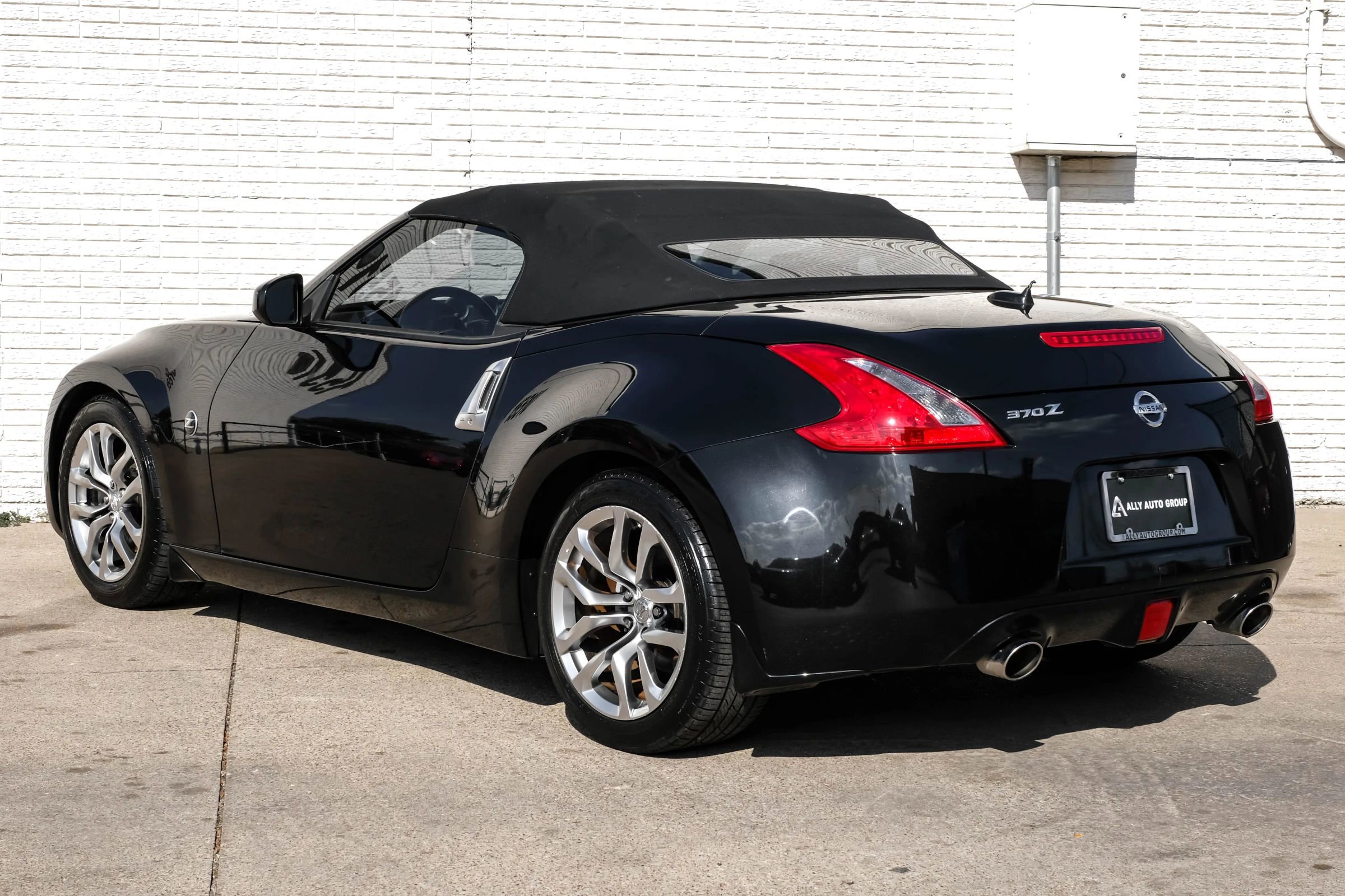 Used 2014 Nissan 370Z Roadster image 7