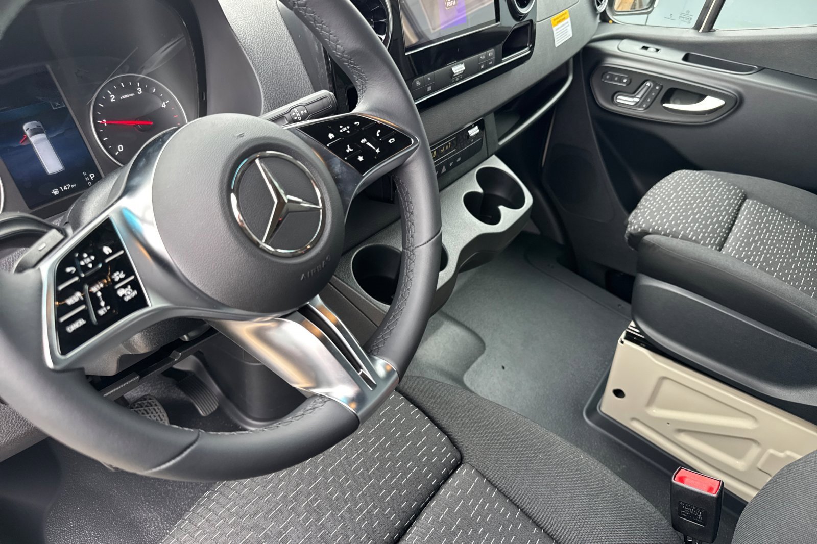 New 2025 Mercedes-Benz Sprinter 2500 image 10