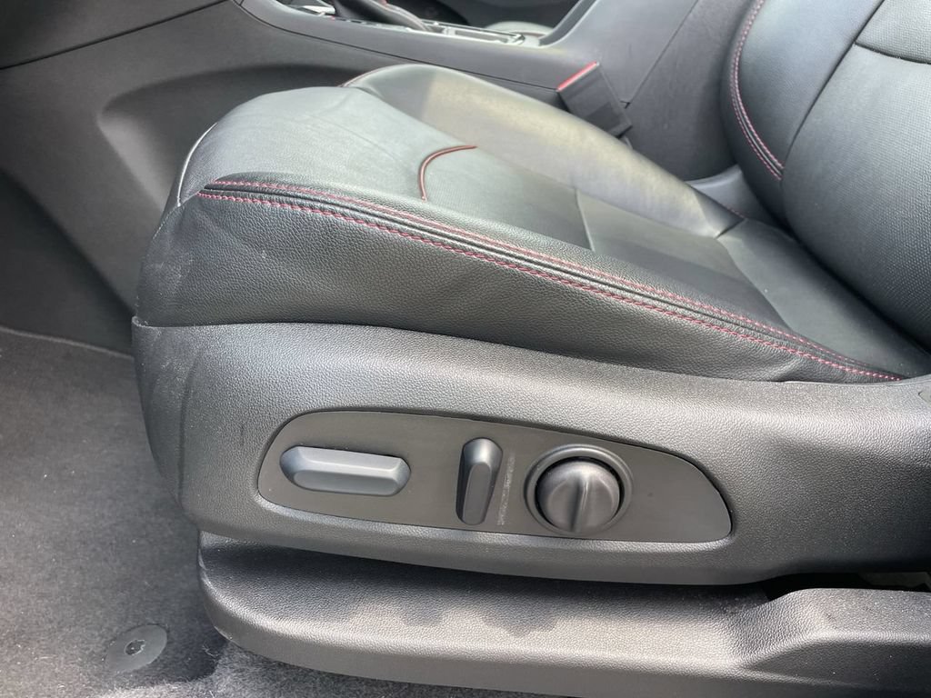 Used 2023 Chevrolet Equinox RS w/ RS Leather Package FWD image 23