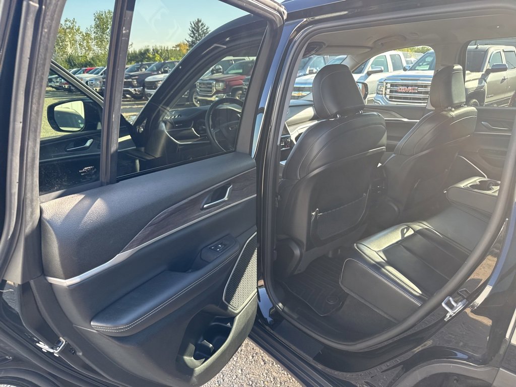 Used 2022 Jeep Grand Cherokee Limited w/ Trailer Tow Prep Group (B) image 18