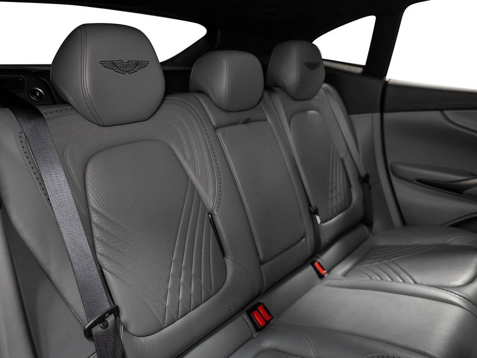 Used 2021 Aston Martin DBX image 38