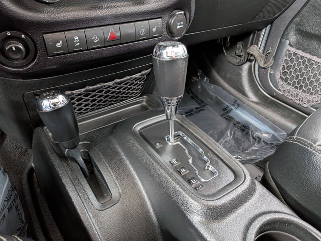 Used 2017 Jeep Wrangler Unlimited Rubicon image 14