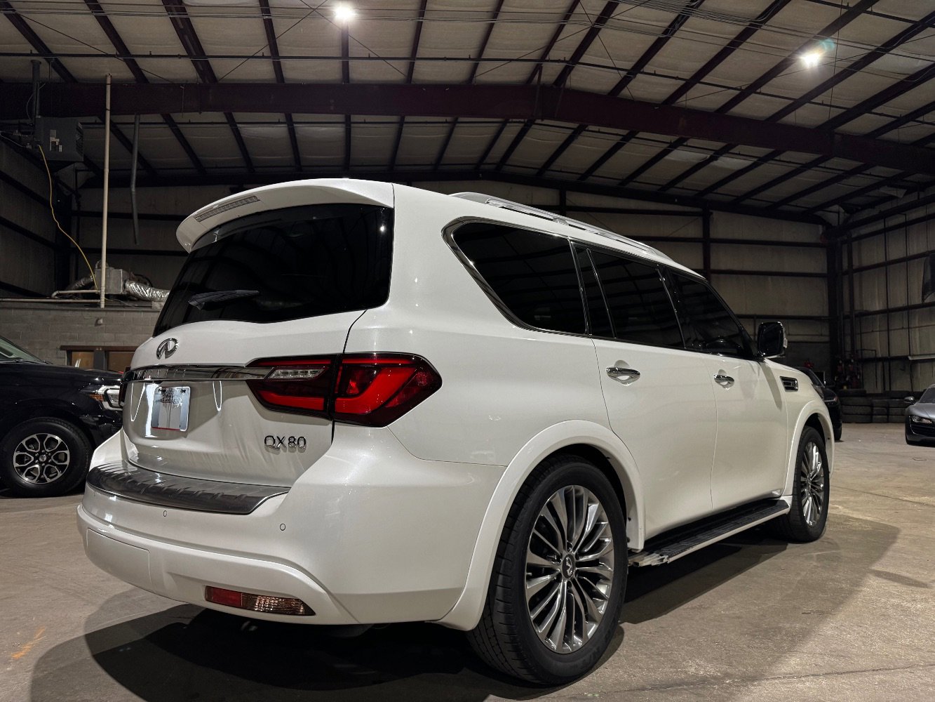 Used 2021 INFINITI QX80 Sensory w/ All-Season Package image 8
