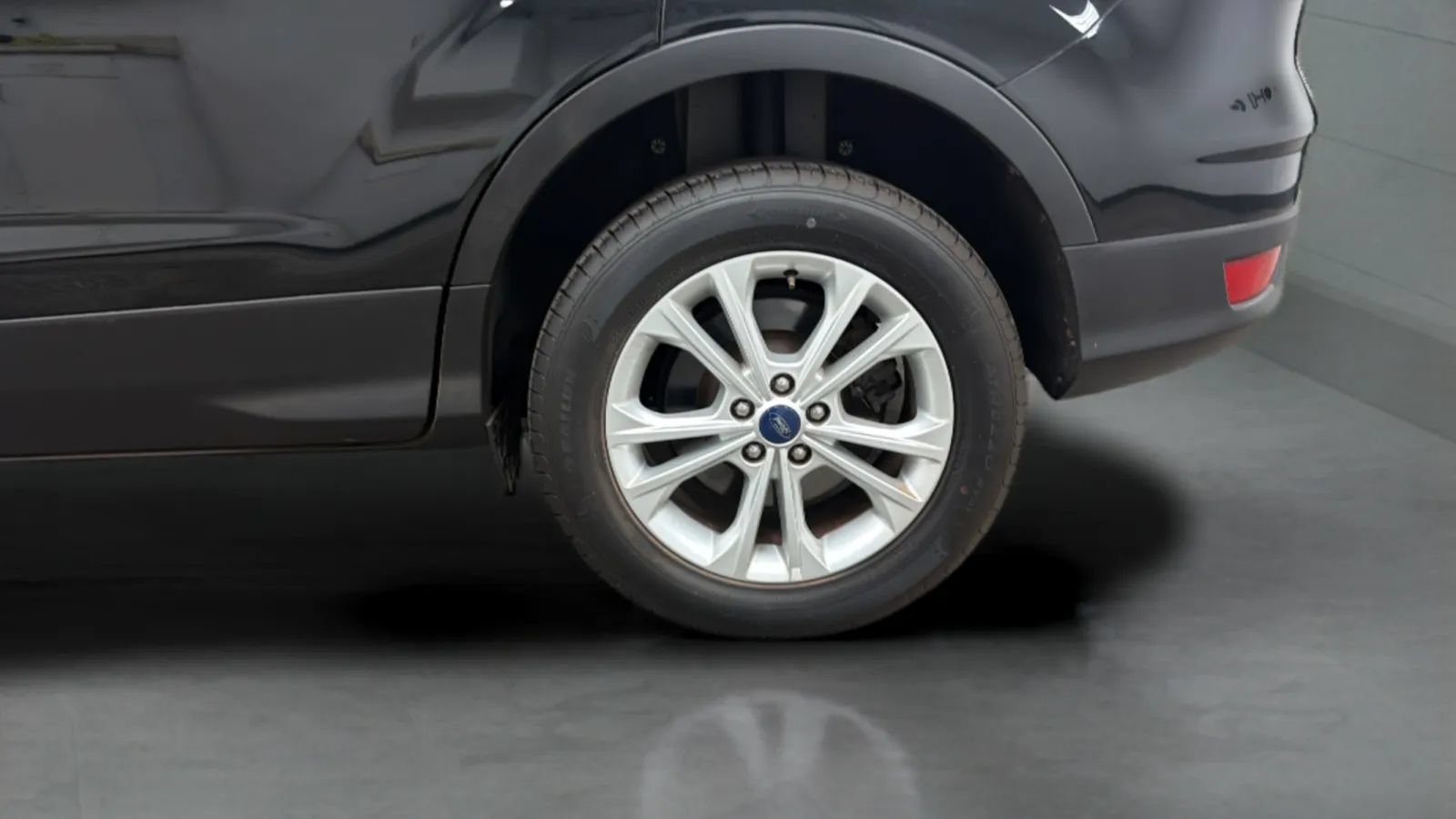 Used 2017 Ford Escape SE AWD/4WD image 25
