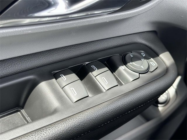 Used 2023 GMC Terrain SLE w/ Driver Convenience Package image 25