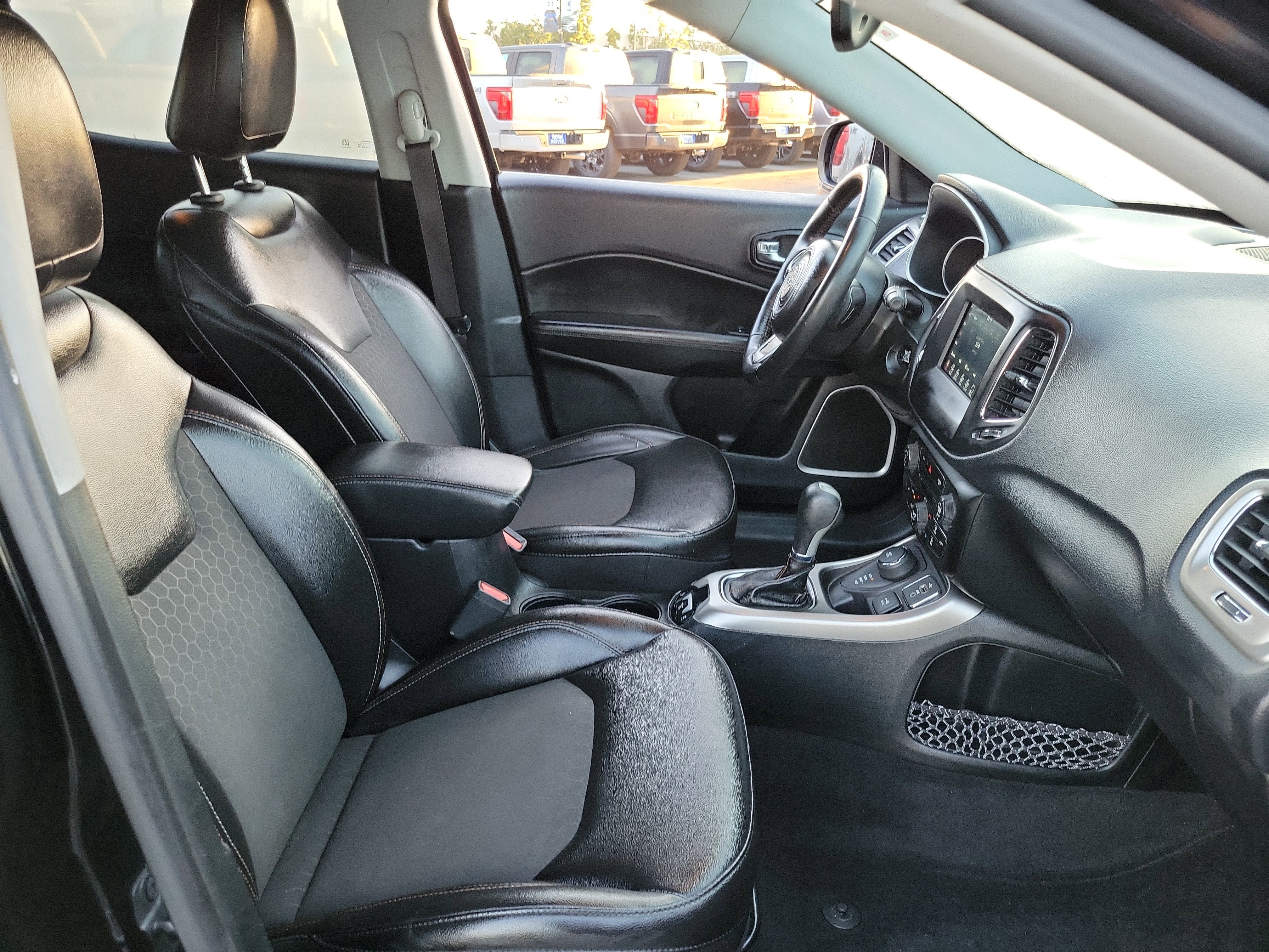 Used 2018 Jeep Compass Latitude w/ Popular Equipment Group image 20