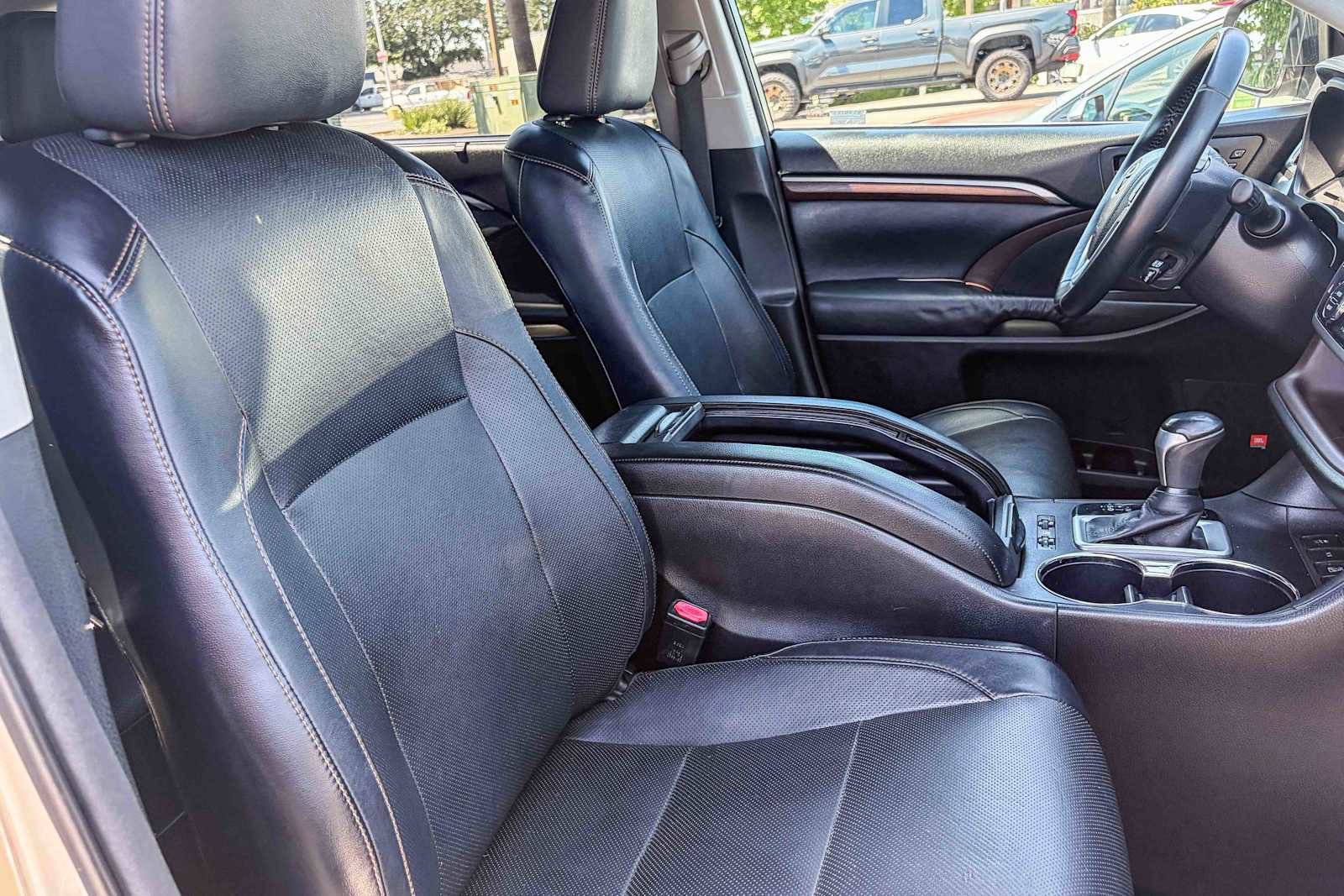 Used 2015 Toyota Highlander Limited Platinum AWD/4WD image 15