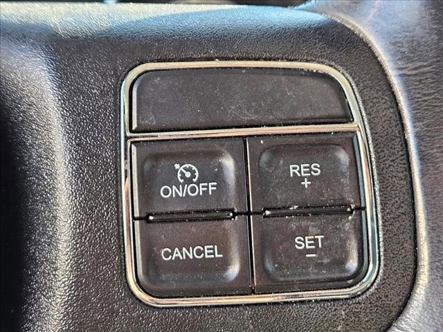 Used 2017 Jeep Wrangler Unlimited Sahara w/ Connectivity Group image 11