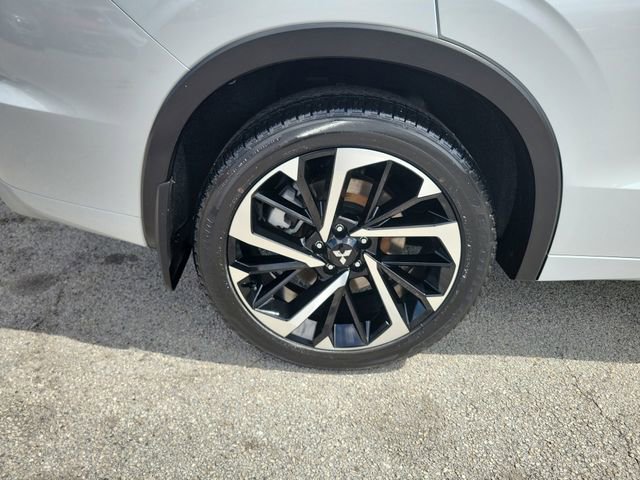 Used 2023 Mitsubishi Outlander SEL 40th Anniversary AWD/4WD image 6