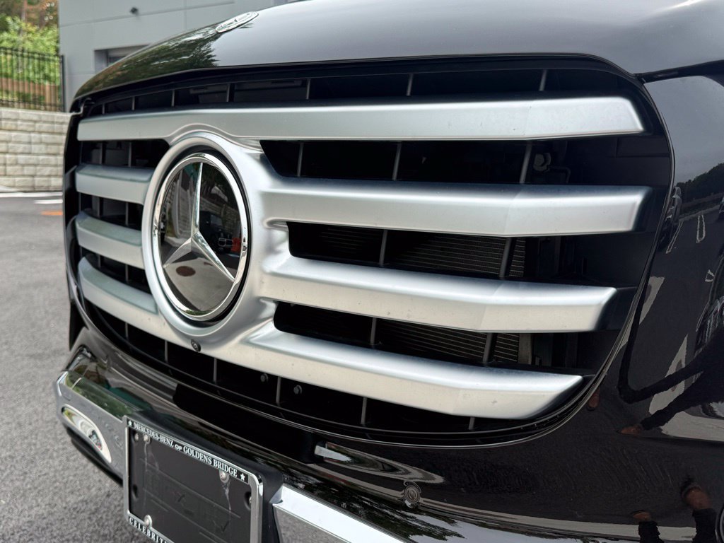 Used 2026 Mercedes-Benz GLS 450 4MATIC image 9