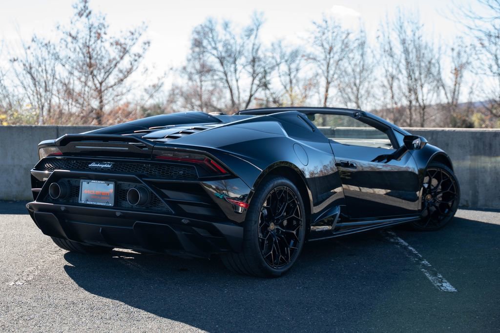 Used 2021 Lamborghini Huracan EVO RWD image 19