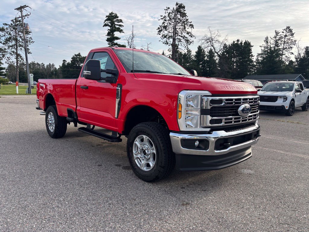 New 2026 Ford F350 XLT w/ FX4 Off-Road Package